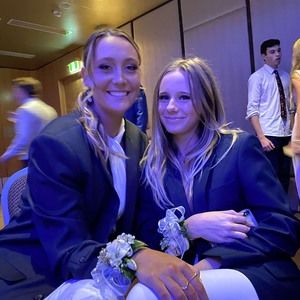 Meet your Posher, Lara